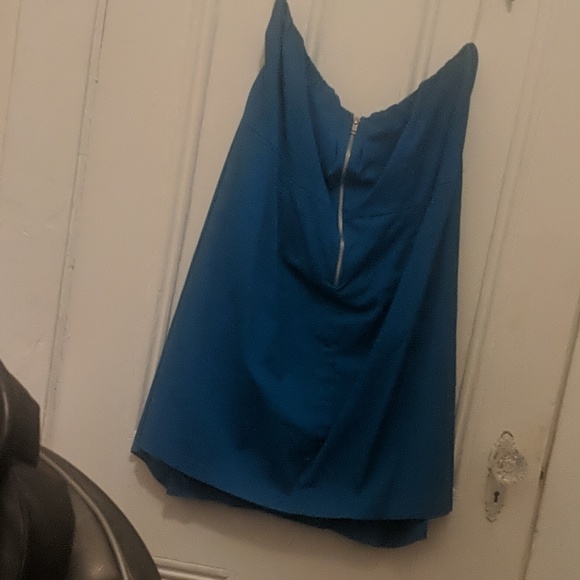 Dress - Picture 4 of 6